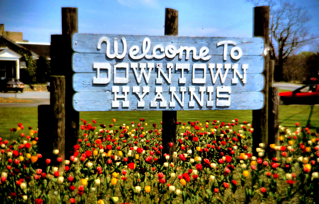 Welcome-Hyannis-Sign.jpg