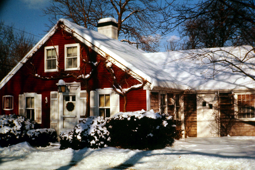 X-Red-Cottage-In-Snow_0013.jpg