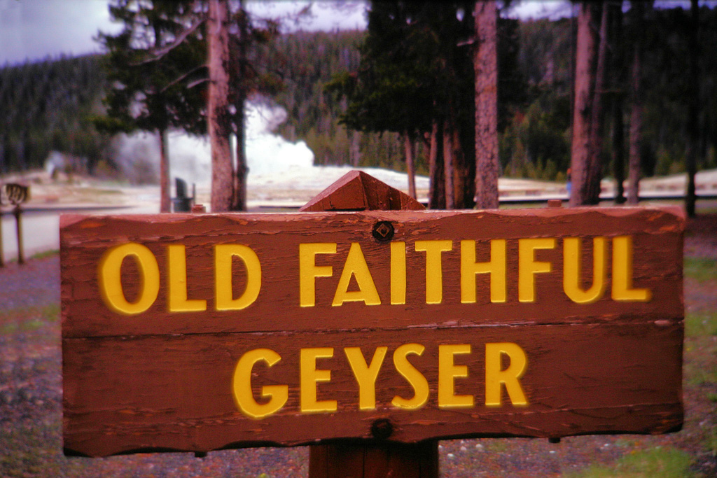 Z-Sign-Old-Fathful-Geyser_0133.jpg