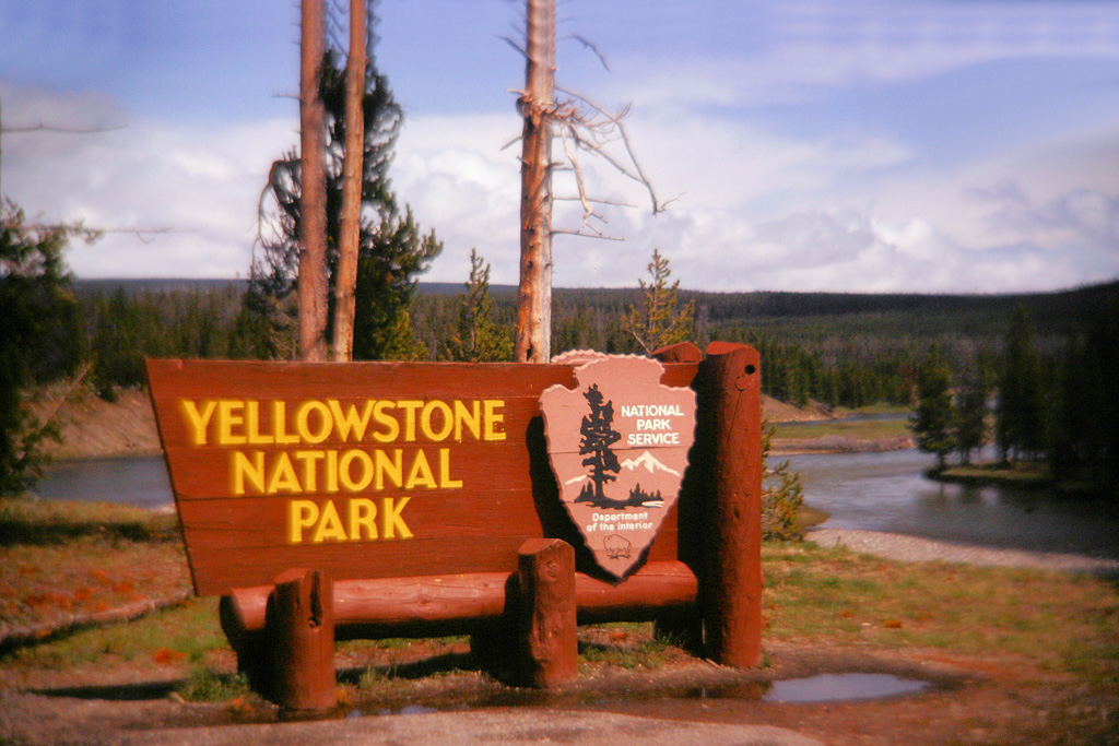 Z-Sign-Yellowstone_0116.jpg