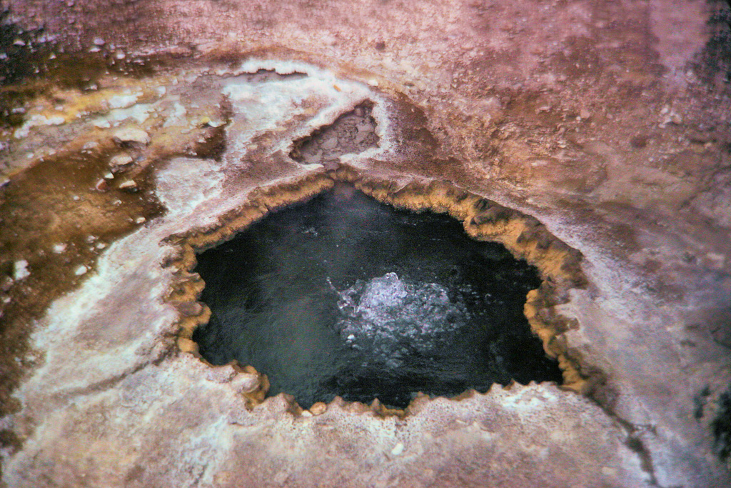 Z-Yellowstone-Bubbling-Hole_0182.jpg